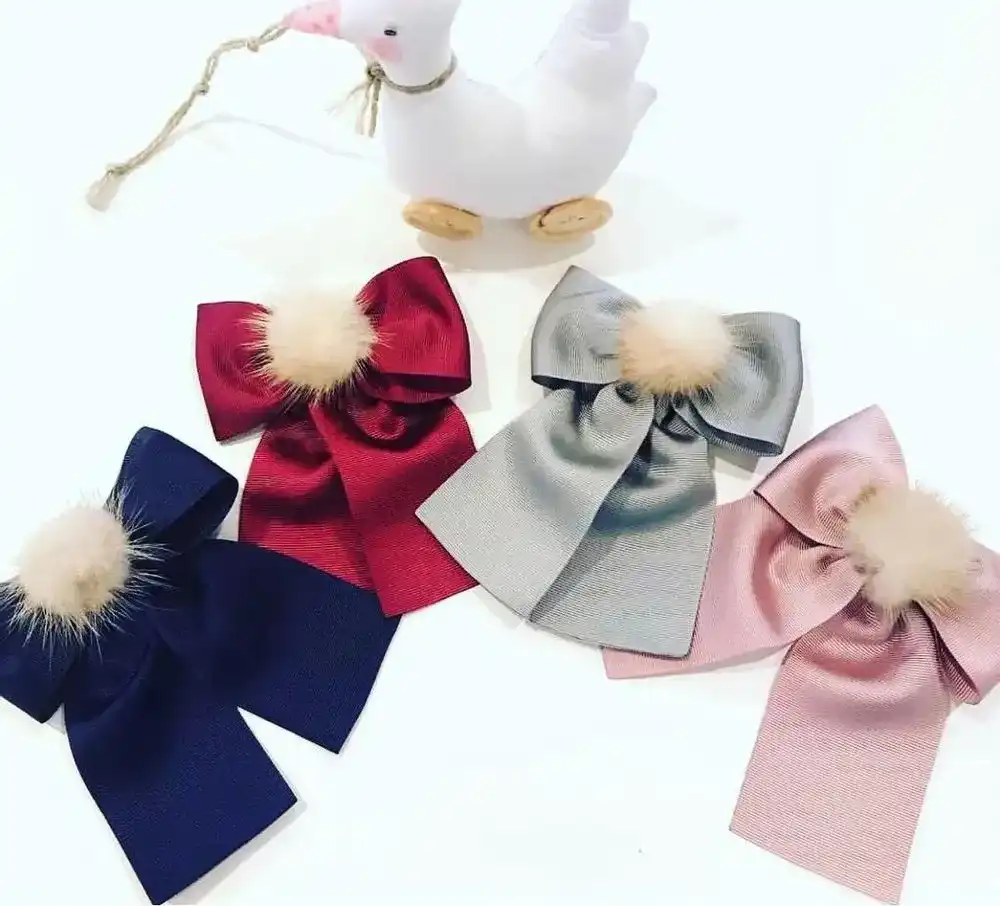 laco-gorgurao-pompom-pelo