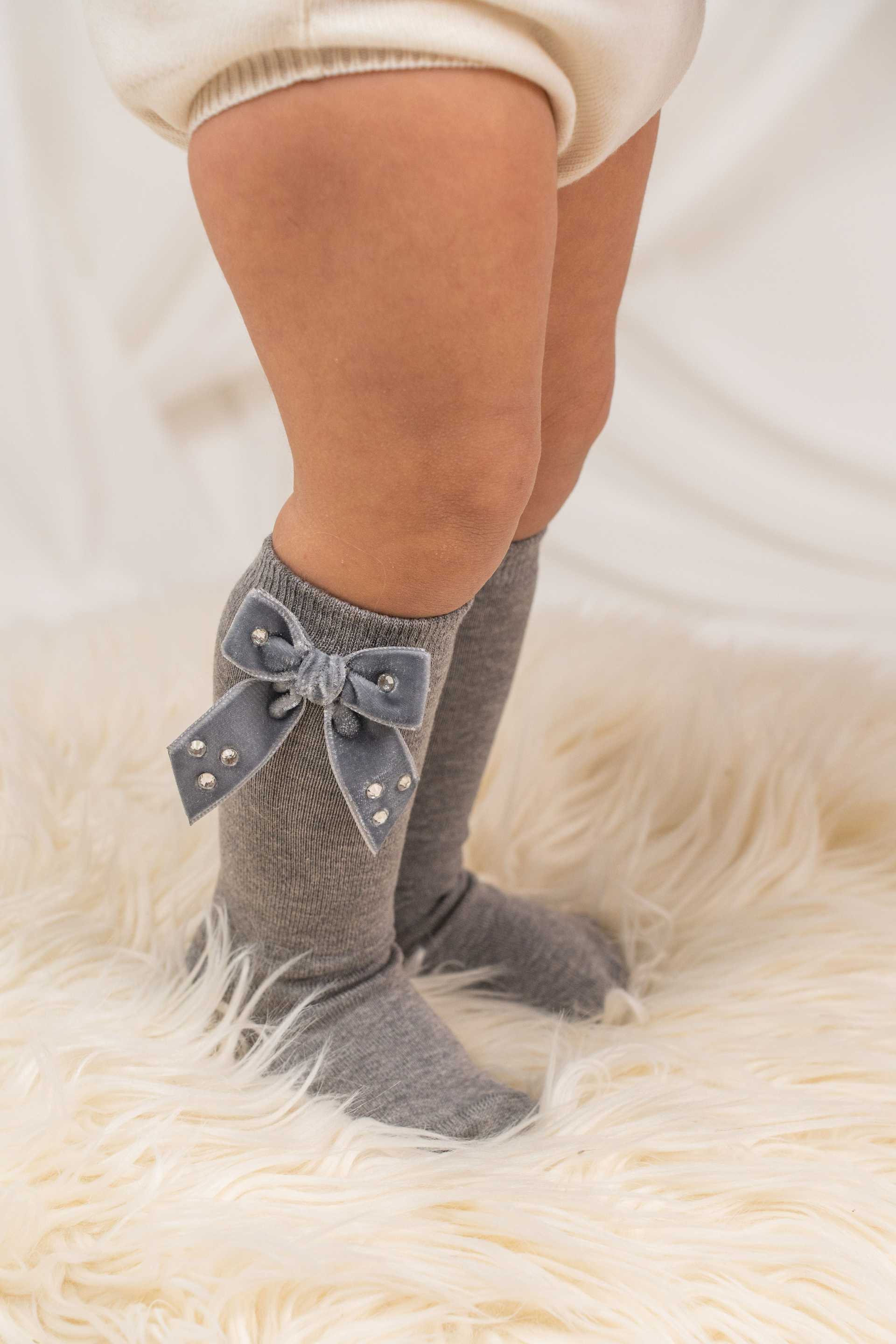 meia-laco-veludo-e-brilhantes