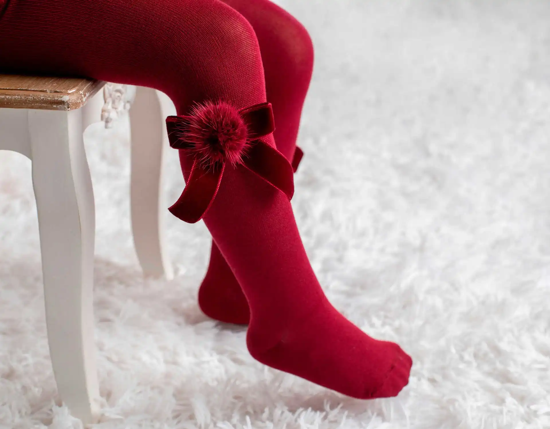 collants-laco-veludo-largo-pompom-pelo-a-cor